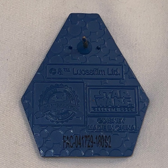 Star Wars R5 Droid Pin - Picture 3 of 3